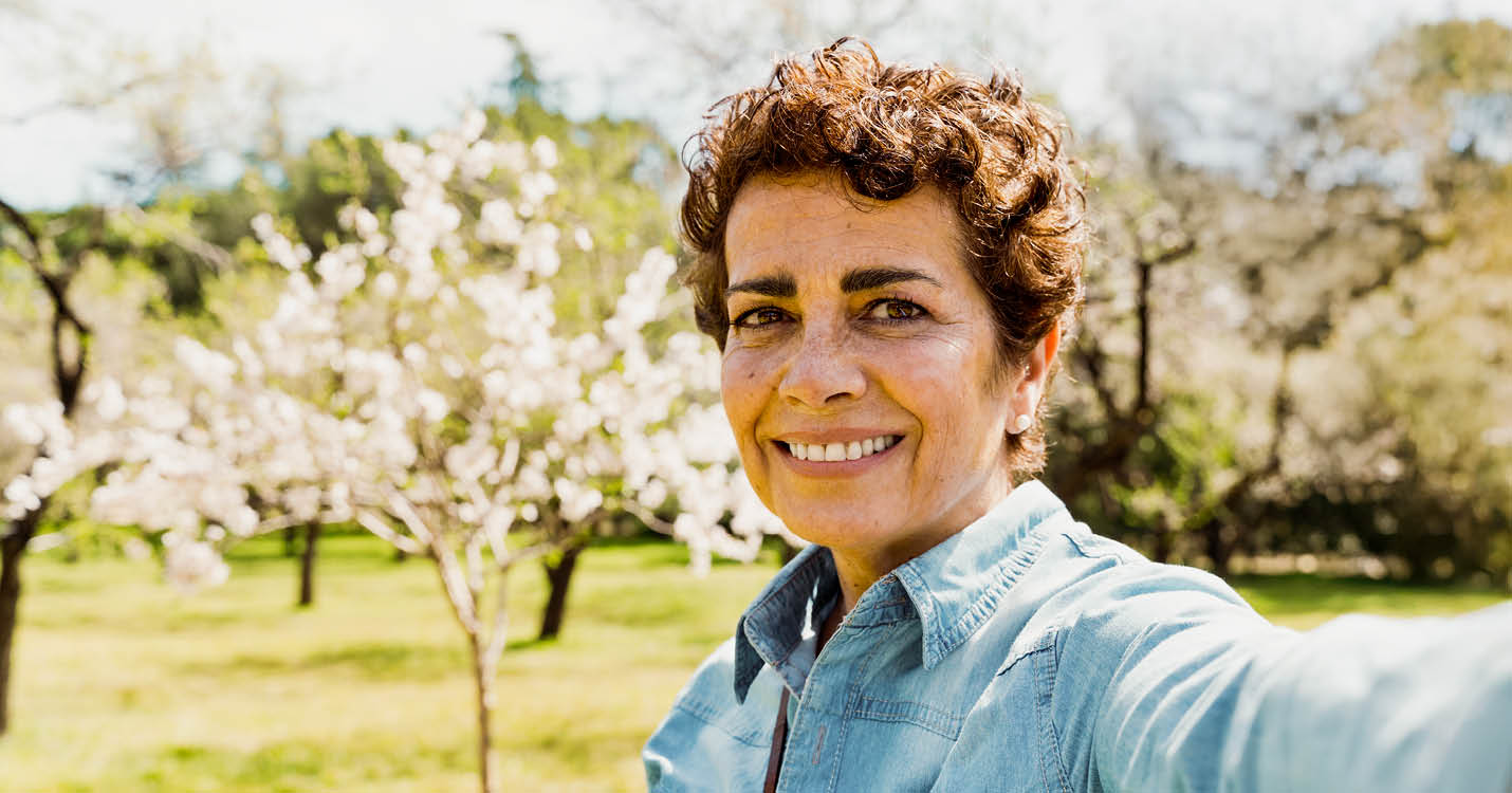 DERTOURDeutschland_Prof_Selfie_Frau_Frühling